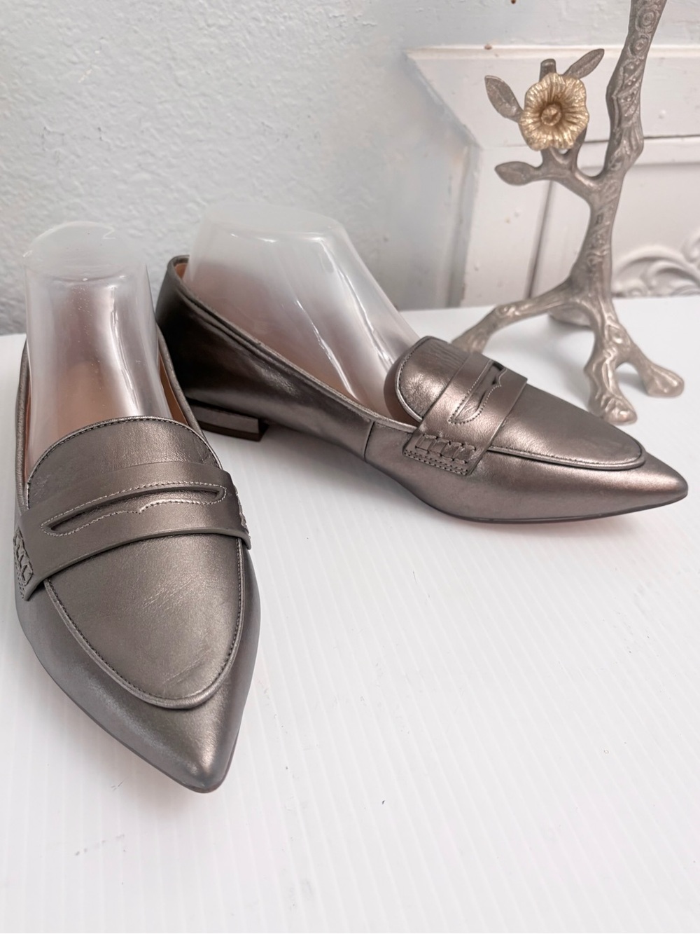 Talbots Metallic Pointed-Toe Women’s Loafers - Silver Size 9M no